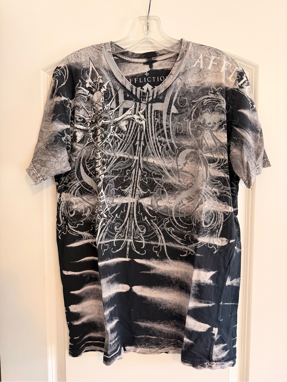 Affliction Black & Gray Distressed Graphic Short Sleeve Tee